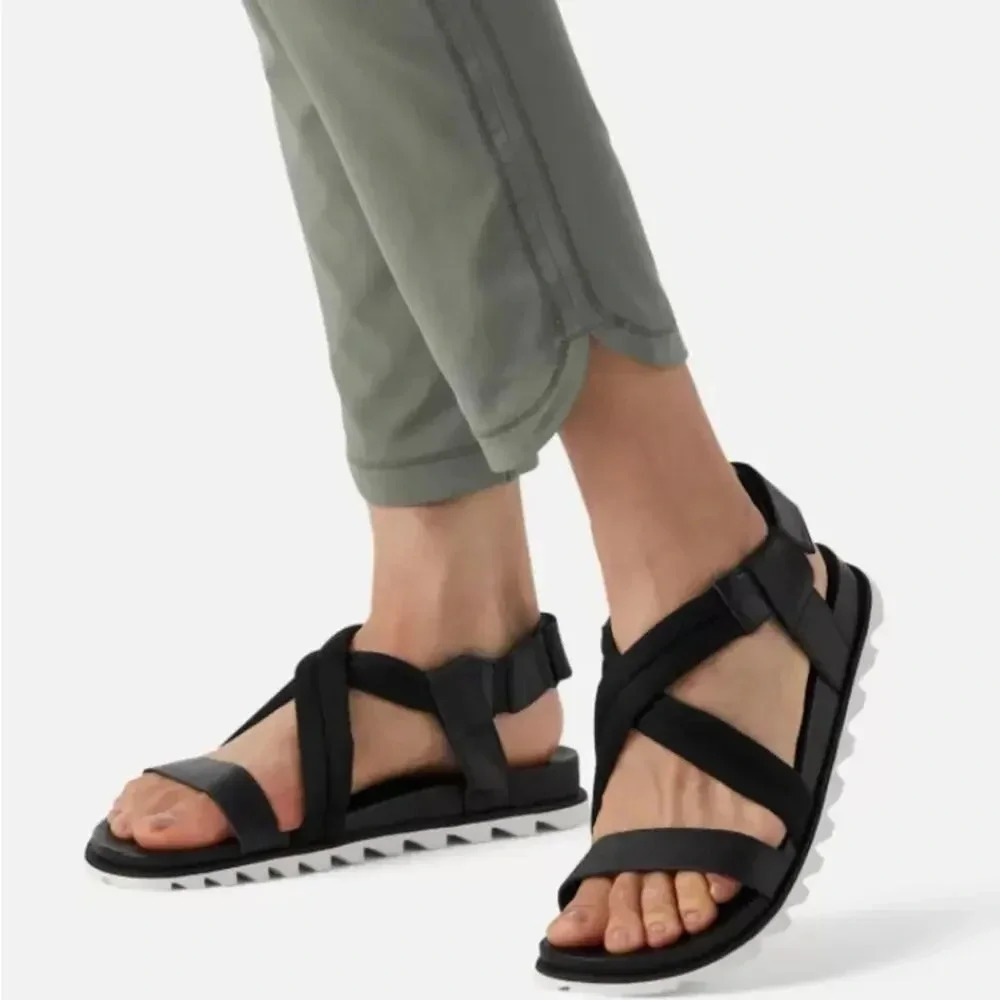 Sorel Roaming Decon Leather Sandal Black Size 8